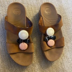 Fitflop size 7 brown sandals with comfort technology. Most comfortable ever.